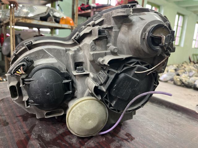 bontott MERCEDES-BENZ C-CLASS Jobb Fényszóró