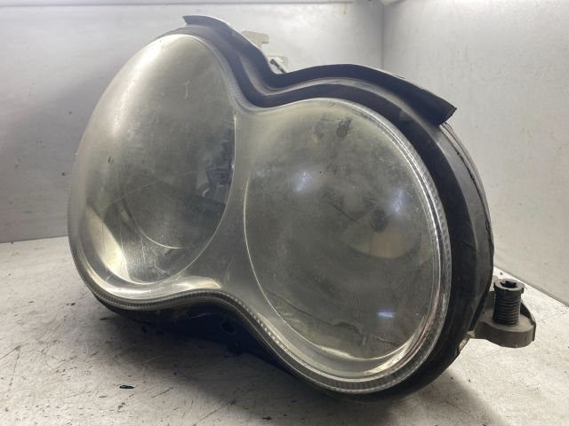 bontott MERCEDES-BENZ C-CLASS Jobb Fényszóró