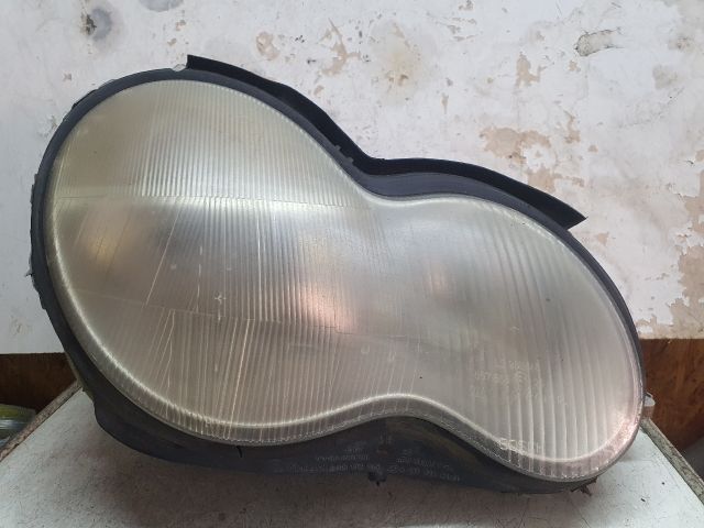 bontott MERCEDES-BENZ C-CLASS Jobb Fényszóró