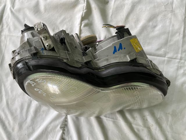 bontott MERCEDES-BENZ C-CLASS Jobb Fényszóró