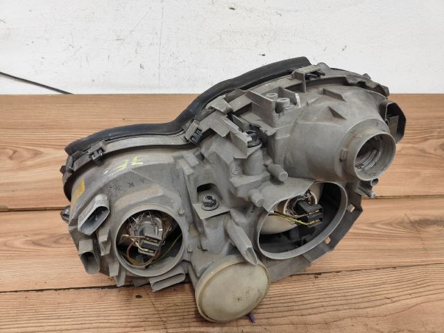 bontott MERCEDES-BENZ C-CLASS Jobb Fényszóró