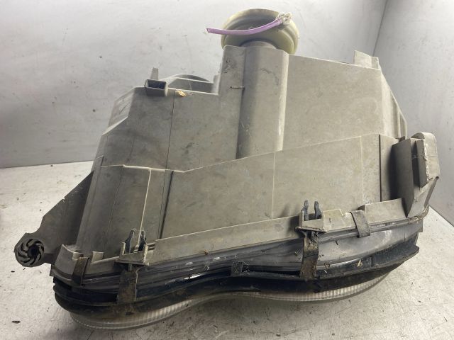 bontott MERCEDES-BENZ C-CLASS Jobb Fényszóró