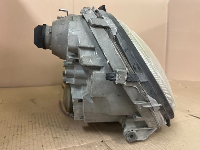 bontott MERCEDES-BENZ C-CLASS Jobb Fényszóró