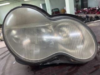 bontott MERCEDES-BENZ C-CLASS Jobb Fényszóró