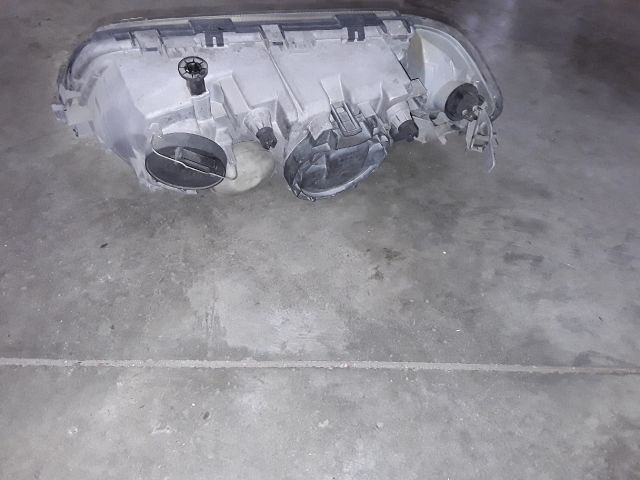 bontott MERCEDES-BENZ C-CLASS Jobb Fényszóró