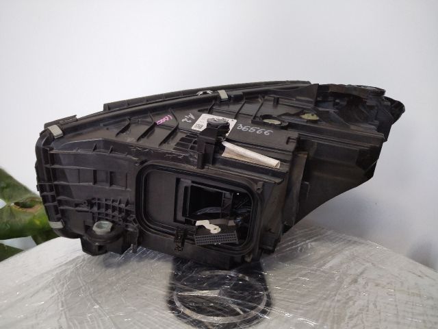 bontott MERCEDES-BENZ C-CLASS Jobb Fényszóró