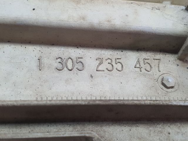 bontott MERCEDES-BENZ C-CLASS Jobb Fényszóró