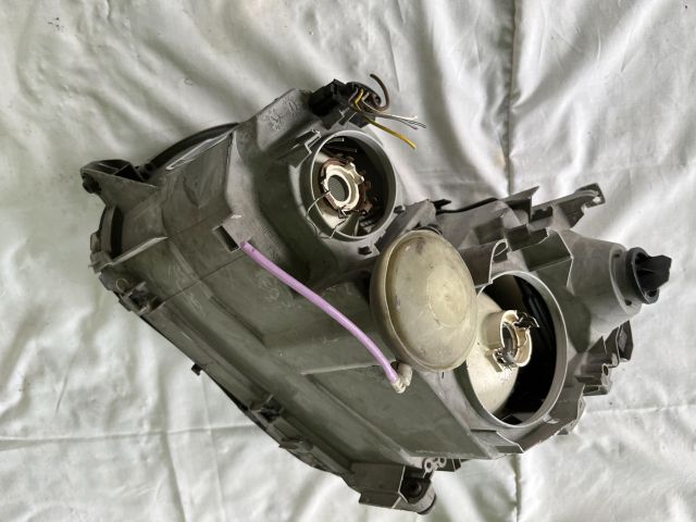 bontott MERCEDES-BENZ C-CLASS Jobb Fényszóró