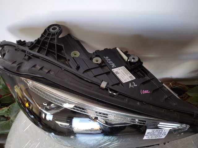 bontott MERCEDES-BENZ C-CLASS Jobb Fényszóró