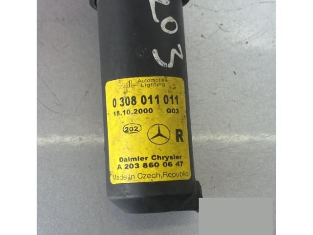 bontott MERCEDES-BENZ C-CLASS Jobb Fényszórómosó Fúvóka