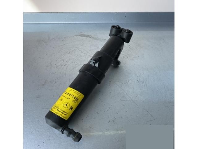 bontott MERCEDES-BENZ C-CLASS Jobb Fényszórómosó Fúvóka