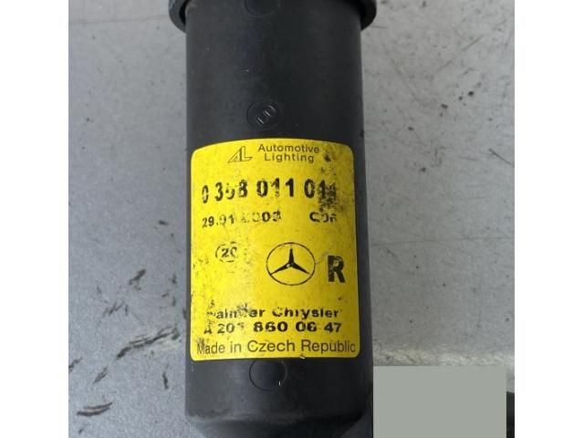 bontott MERCEDES-BENZ C-CLASS Jobb Fényszórómosó Fúvóka