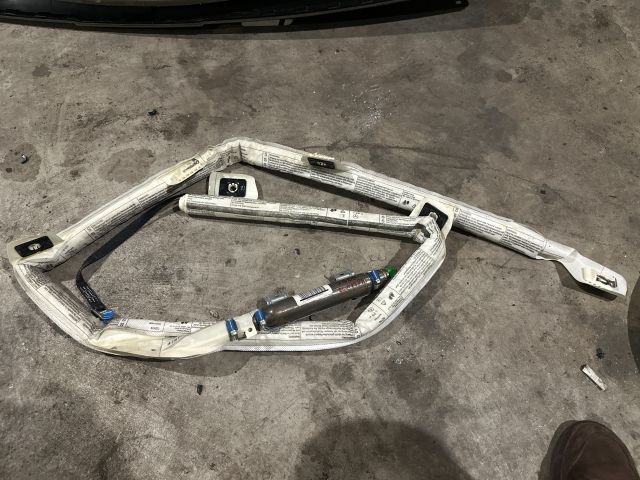 bontott MERCEDES-BENZ C-CLASS Jobb Függönylégzsák és Oldallégzsák