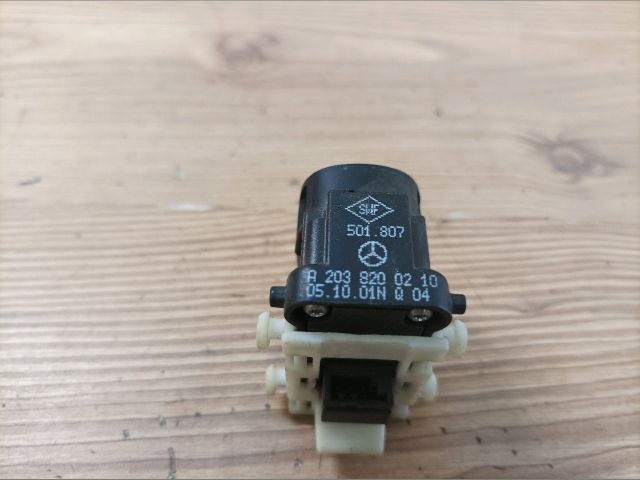 bontott MERCEDES-BENZ C-CLASS Jobb hátsó Ablakemelő Kapcsoló