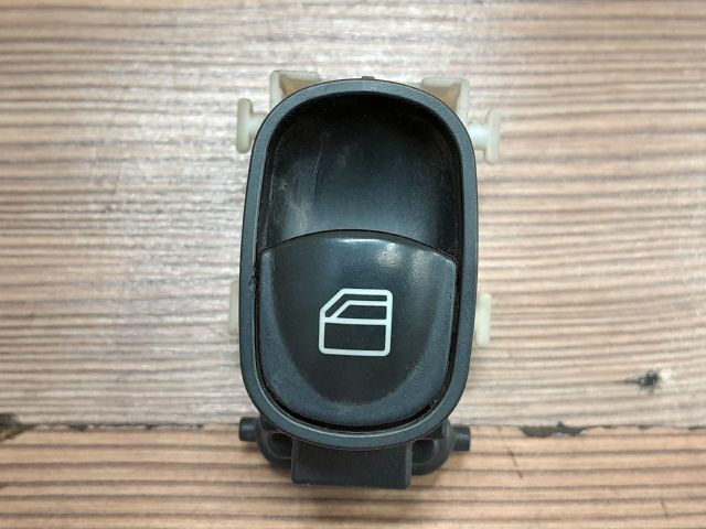 bontott MERCEDES-BENZ C-CLASS Jobb hátsó Ablakemelő Kapcsoló