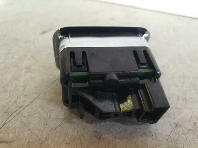 bontott MERCEDES-BENZ C-CLASS Jobb hátsó Ablakemelő Kapcsoló