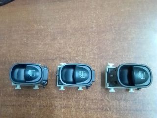 bontott MERCEDES-BENZ C-CLASS Jobb hátsó Ablakemelő Kapcsoló