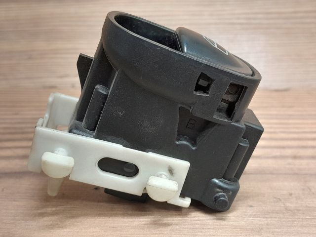 bontott MERCEDES-BENZ C-CLASS Jobb hátsó Ablakemelő Kapcsoló