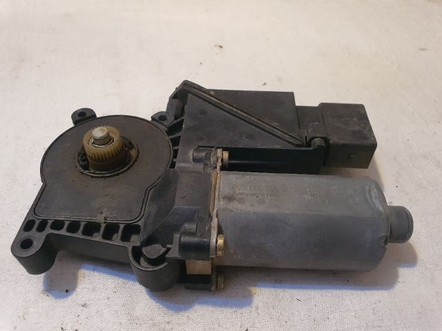 bontott MERCEDES-BENZ C-CLASS Jobb hátsó Ablakemelő Motor