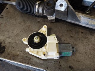 bontott MERCEDES-BENZ C-CLASS Jobb hátsó Ablakemelő Motor