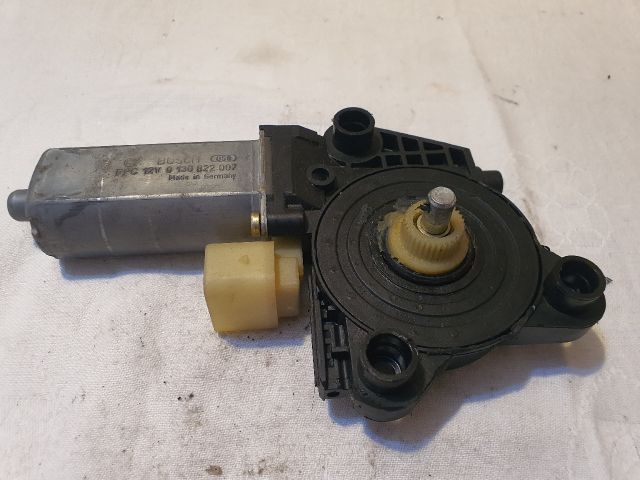 bontott MERCEDES-BENZ C-CLASS Jobb hátsó Ablakemelő Motor