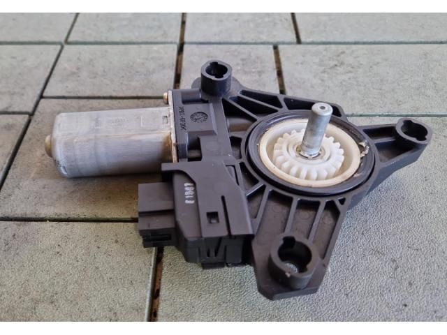 bontott MERCEDES-BENZ C-CLASS Jobb hátsó Ablakemelő Motor