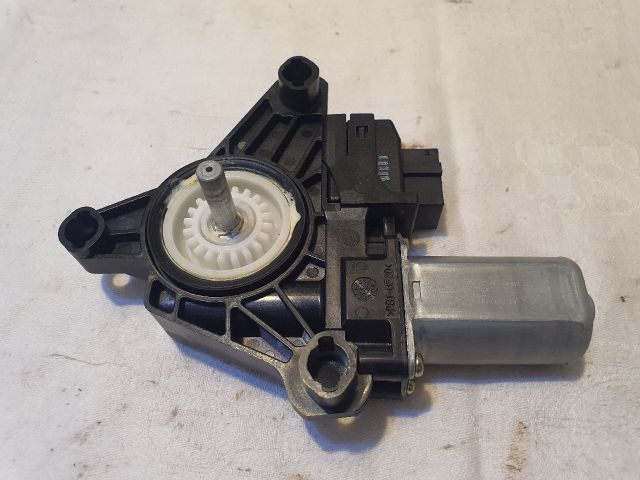 bontott MERCEDES-BENZ C-CLASS Jobb hátsó Ablakemelő Motor