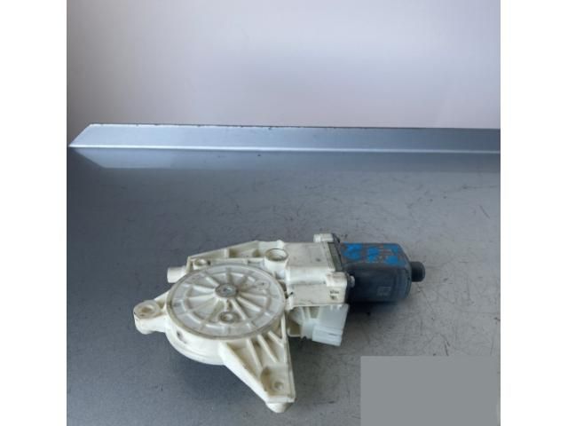 bontott MERCEDES-BENZ C-CLASS Jobb hátsó Ablakemelő Motor