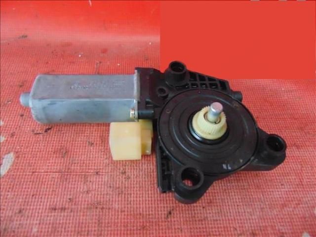 bontott MERCEDES-BENZ C-CLASS Jobb hátsó Ablakemelő Motor