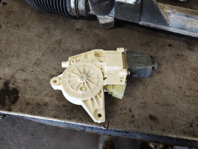 bontott MERCEDES-BENZ C-CLASS Jobb hátsó Ablakemelő Motor