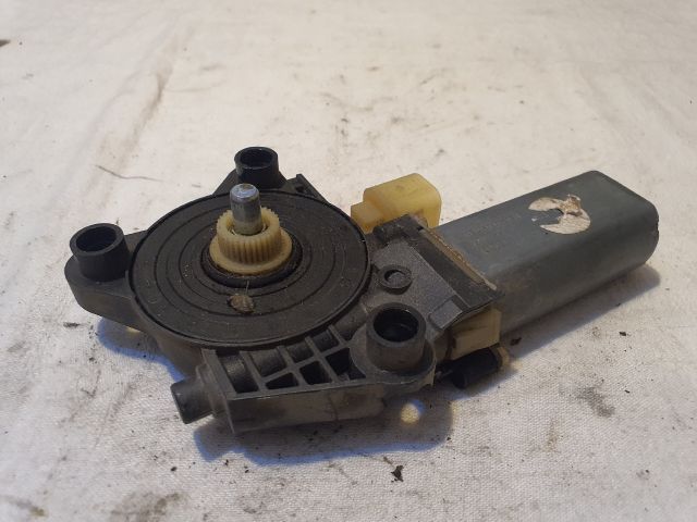 bontott MERCEDES-BENZ C-CLASS Jobb hátsó Ablakemelő Motor