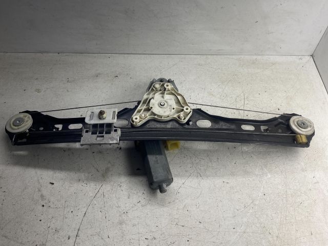 bontott MERCEDES-BENZ C-CLASS Jobb hátsó Ablakemelő Szerkezet (Elektromos)