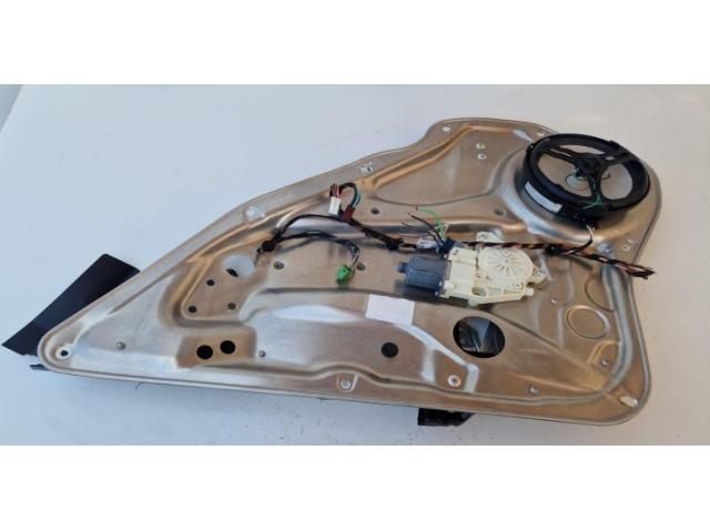 bontott MERCEDES-BENZ C-CLASS Jobb hátsó Ablakemelő Szerkezet (Elektromos)