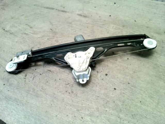 bontott MERCEDES-BENZ C-CLASS Jobb hátsó Ablakemelő Szerkezet (Elektromos)