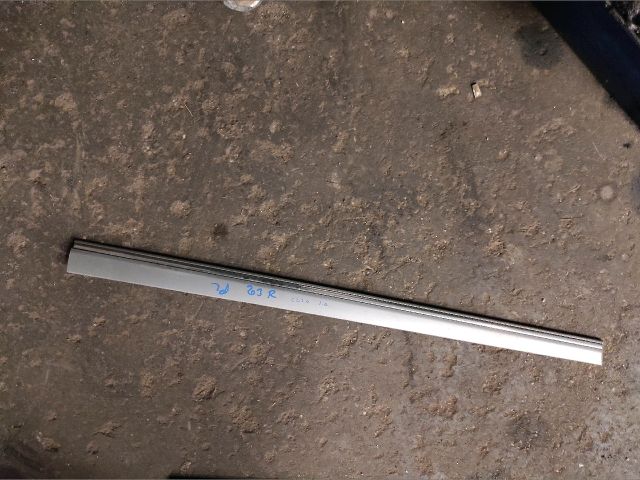 bontott MERCEDES-BENZ C-CLASS Jobb hátsó Ajtó Díszléc