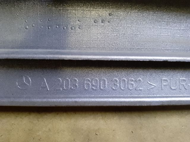 bontott MERCEDES-BENZ C-CLASS Jobb hátsó Ajtó Díszléc