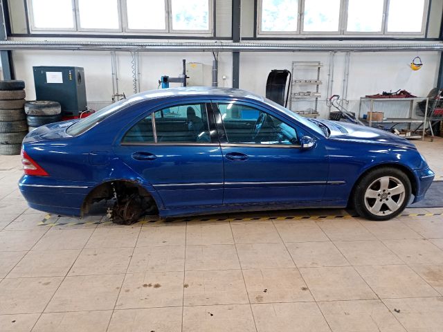 bontott MERCEDES-BENZ C-CLASS Jobb hátsó Ajtó Kárpit