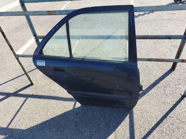 bontott MERCEDES-BENZ C-CLASS Jobb hátsó Ajtó (Részeivel)