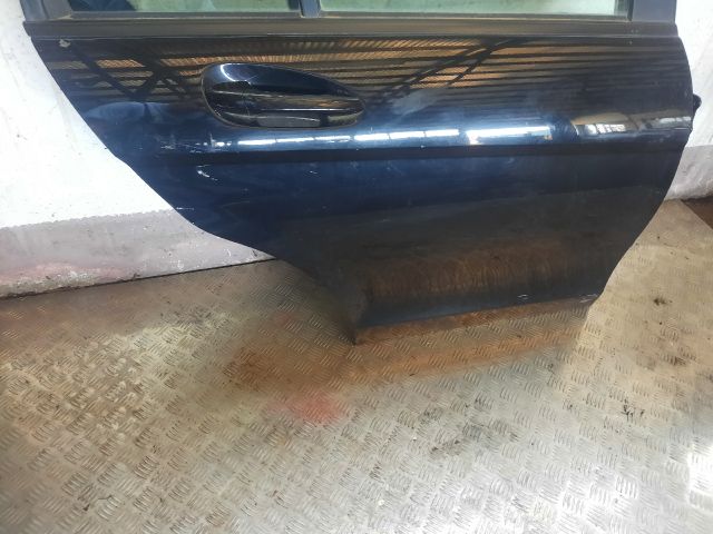 bontott MERCEDES-BENZ C-CLASS Jobb hátsó Ajtó (Részeivel)