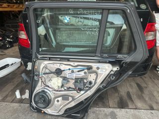 bontott MERCEDES-BENZ C-CLASS Jobb hátsó Ajtó (Részeivel)