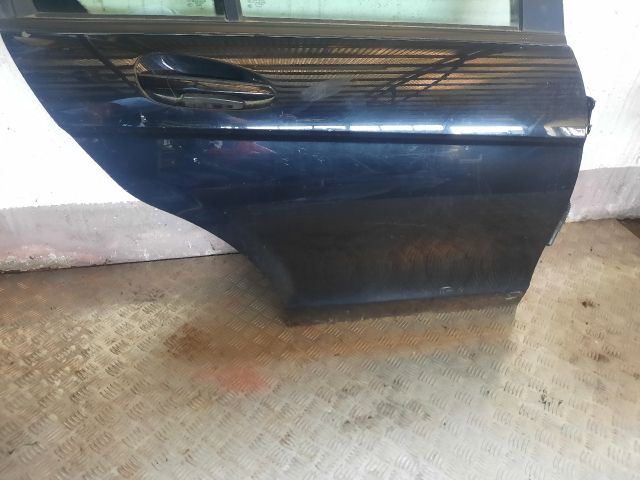 bontott MERCEDES-BENZ C-CLASS Jobb hátsó Ajtó (Részeivel)