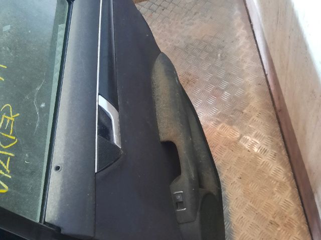 bontott MERCEDES-BENZ C-CLASS Jobb hátsó Ajtó (Részeivel)