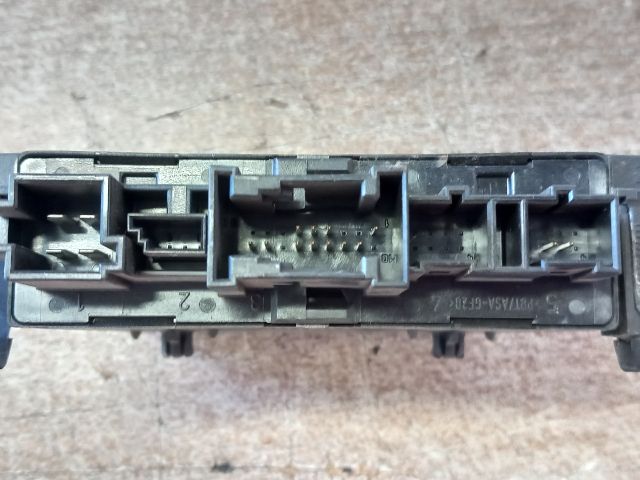 bontott MERCEDES-BENZ C-CLASS Jobb hátsó Ajtó Vezérlőegység