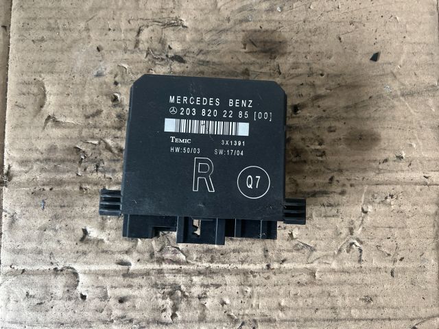 bontott MERCEDES-BENZ C-CLASS Jobb hátsó Ajtó Vezérlőegység