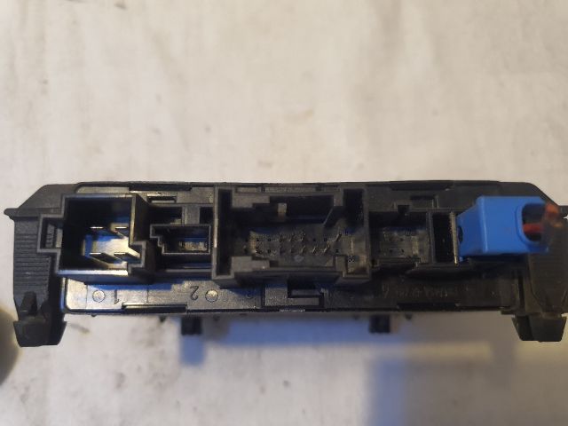 bontott MERCEDES-BENZ C-CLASS Jobb hátsó Ajtó Vezérlőegység