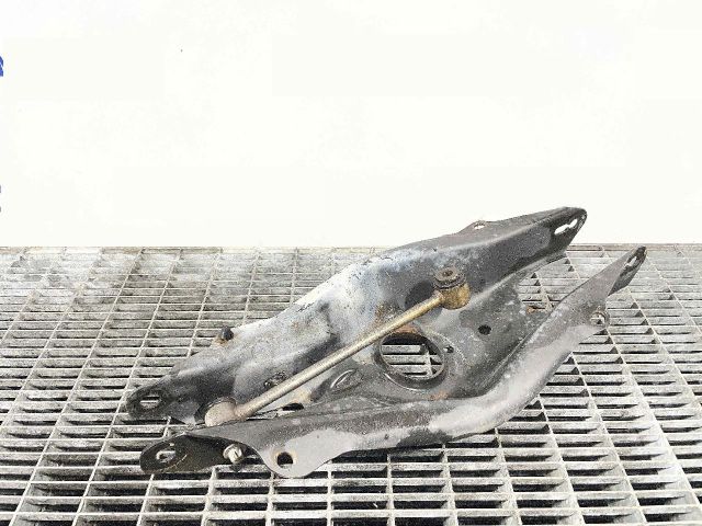 bontott MERCEDES-BENZ C-CLASS Jobb hátsó Alsó Lengőkar