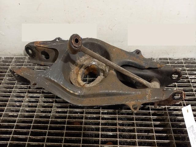 bontott MERCEDES-BENZ C-CLASS Jobb hátsó Alsó Lengőkar