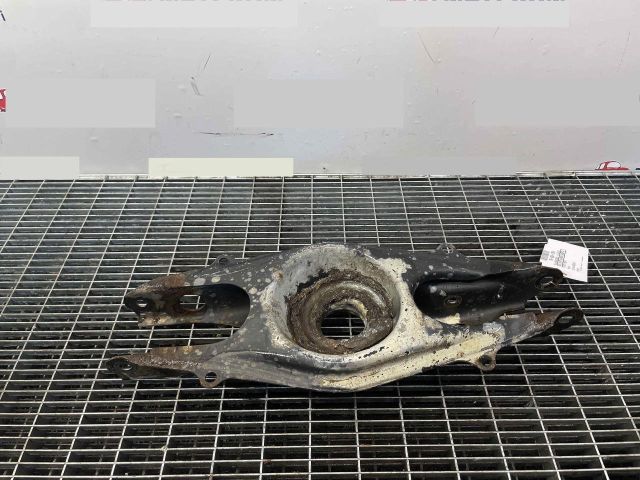 bontott MERCEDES-BENZ C-CLASS Jobb hátsó Alsó Lengőkar