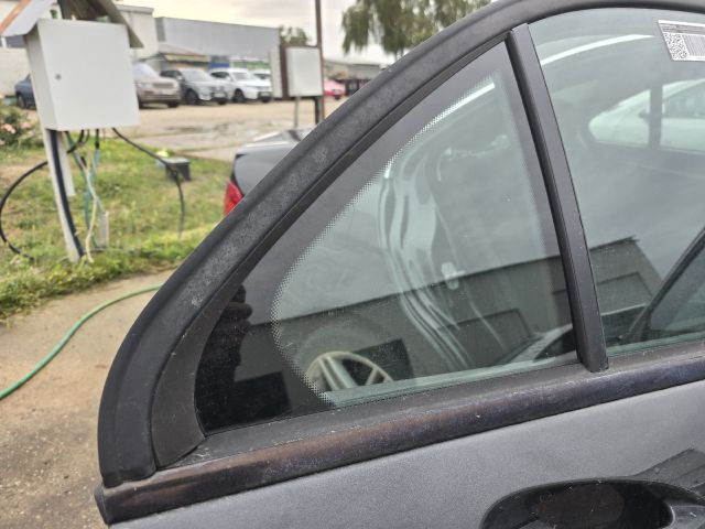 bontott MERCEDES-BENZ C-CLASS Jobb hátsó Fixüveg (Ajtóban)