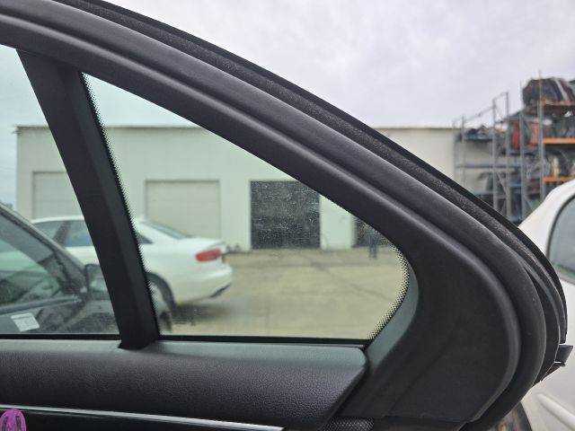 bontott MERCEDES-BENZ C-CLASS Jobb hátsó Fixüveg (Ajtóban)